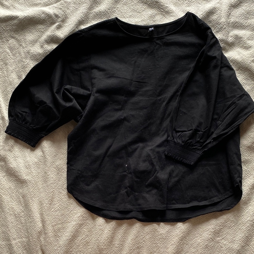 Uniqlo Black Crewneck Tee